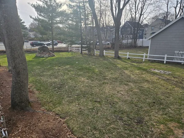 $1,950 | 234 Nahatan Street, Unit 2, Norwood, MA 02062