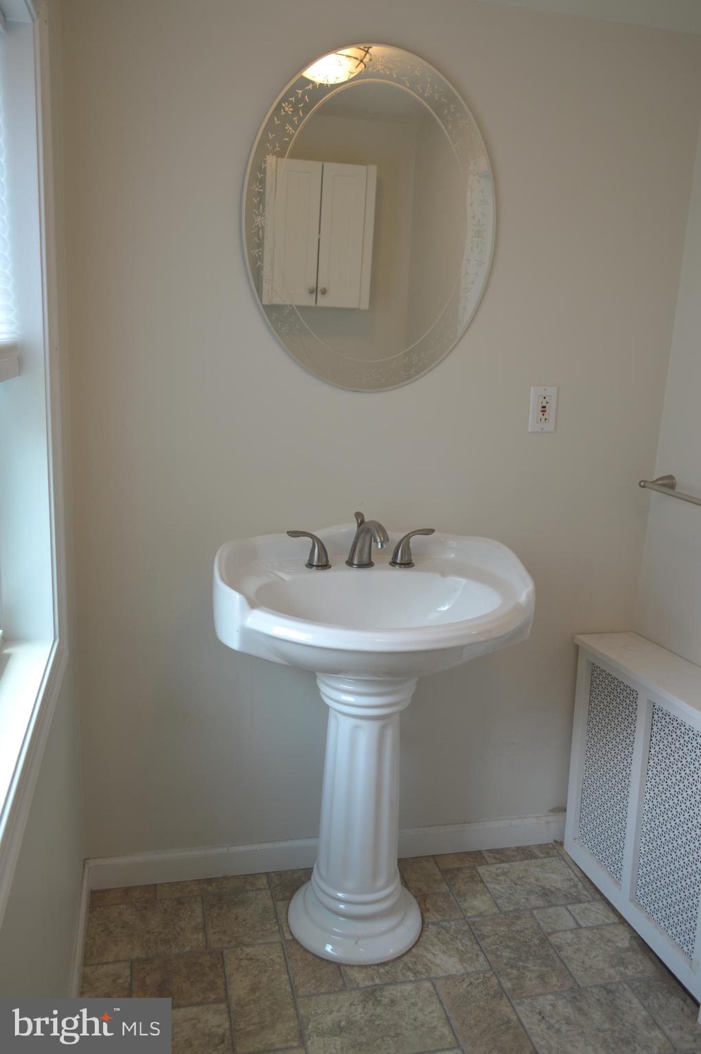 206 Harrison Road Brookhaven, PA 19015 - Photo 12 of 21 1st Floor Powder Room