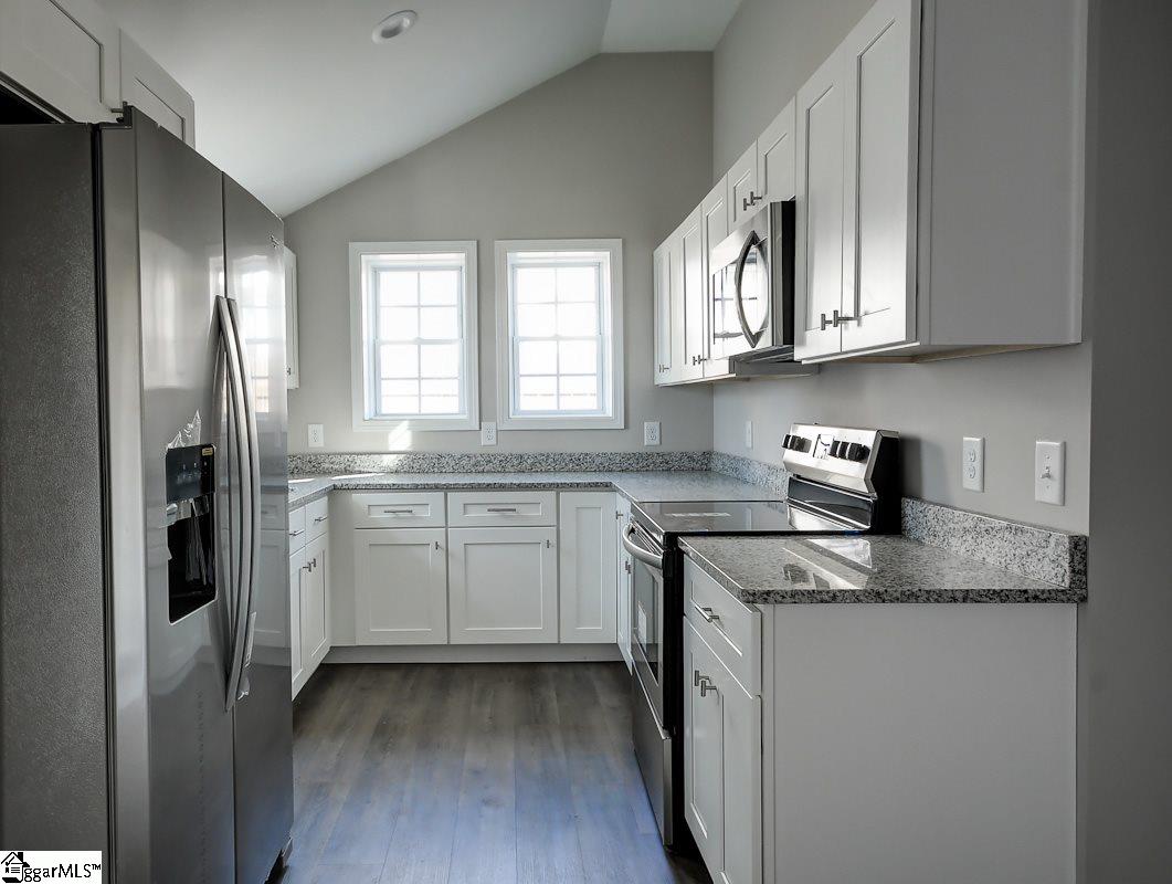 319 Sycamore Drive Greenville, SC 29607 - Photo 8 of 22 Gallery Image 8