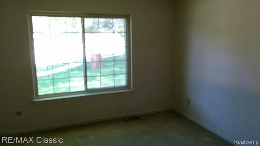 29666 Middlebelt Road Farmington Hills, MI 48334 - Photo 4 of 15