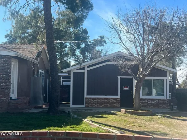 $2,500 | 43119 7th Street East, Lancaster, CA 93535