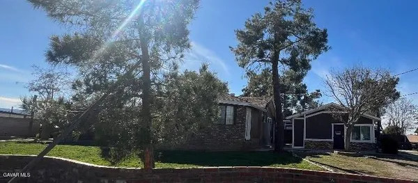 $2,500 | 43119 7th Street East, Lancaster, CA 93535