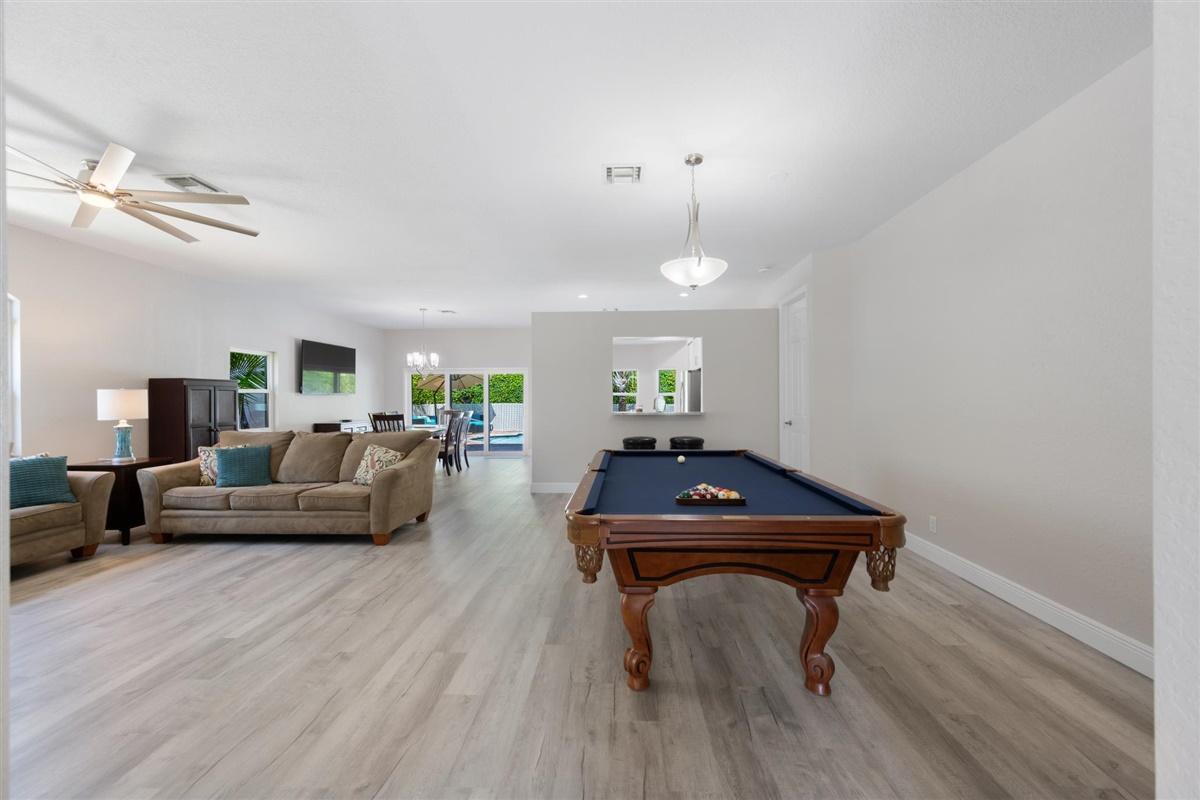 7161 Northwest Turtle Walk Boca Raton, FL 33487 - Photo 13 of 32 LIVING ROOM