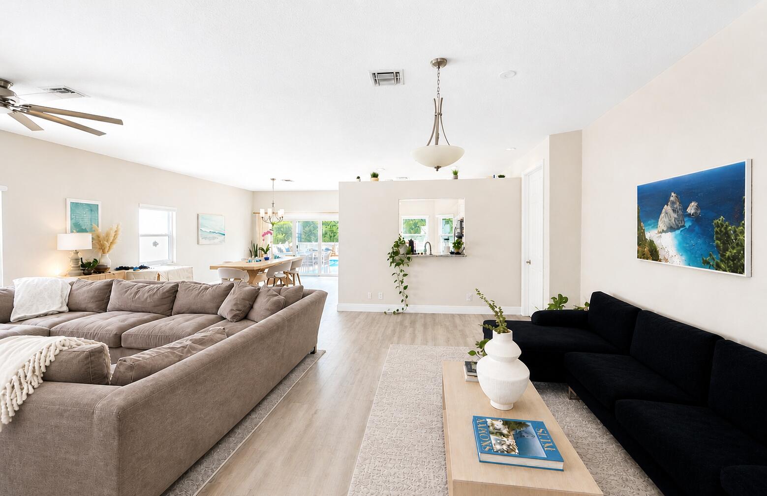 7161 Northwest Turtle Walk Boca Raton, FL 33487 - Photo 7 of 32 Living room