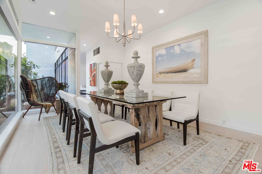 955 Chantilly Road Los Angeles, CA 90077 - Photo 11 of 37