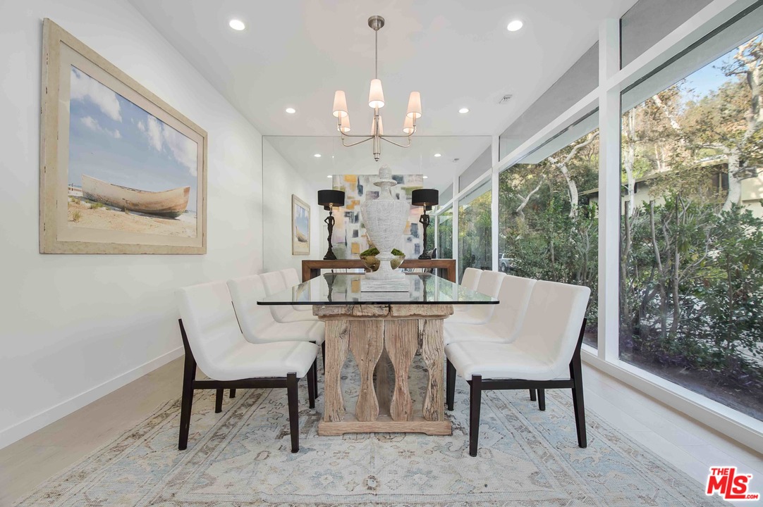 955 Chantilly Road Los Angeles, CA 90077 - Photo 12 of 37