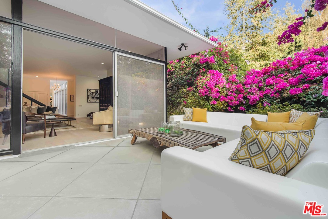 955 Chantilly Road Los Angeles, CA 90077 - Photo 18 of 37