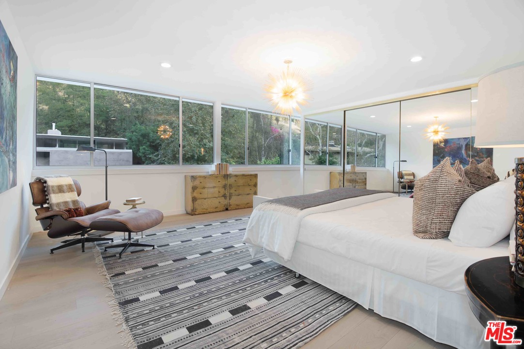 955 Chantilly Road Los Angeles, CA 90077 - Photo 26 of 37