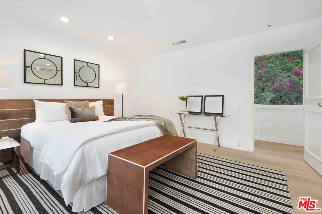 955 Chantilly Road Los Angeles, CA 90077 - Photo 30 of 37
