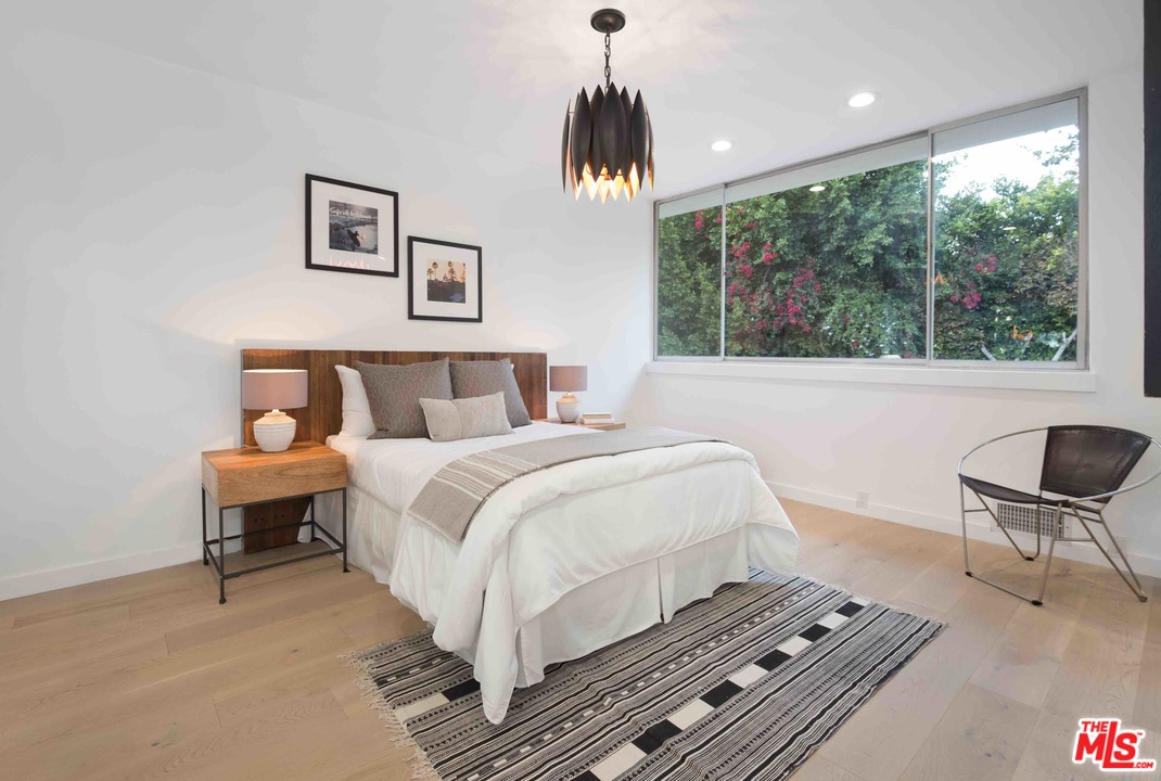 955 Chantilly Road Los Angeles, CA 90077 - Photo 32 of 37