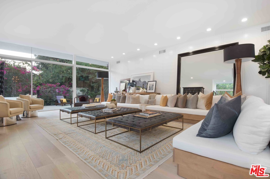 955 Chantilly Road Los Angeles, CA 90077 - Photo 6 of 37