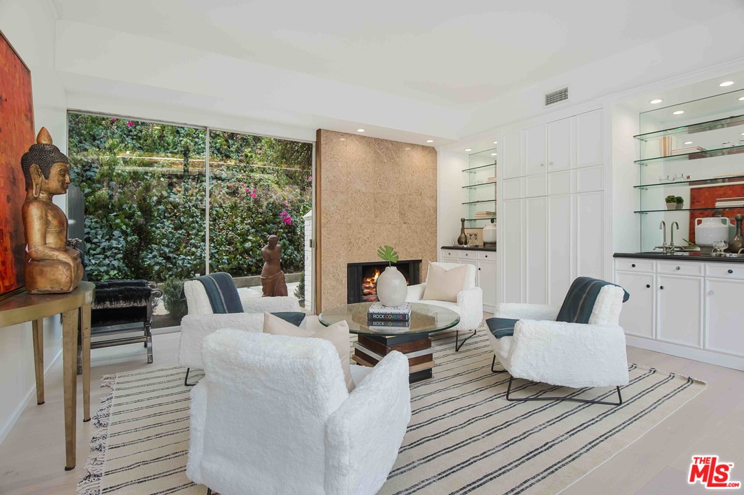 955 Chantilly Road Los Angeles, CA 90077 - Photo 8 of 37