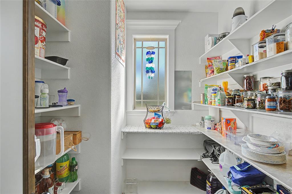 1041 Tex Lane Springtown, TX 76082 - Photo 8 of 37