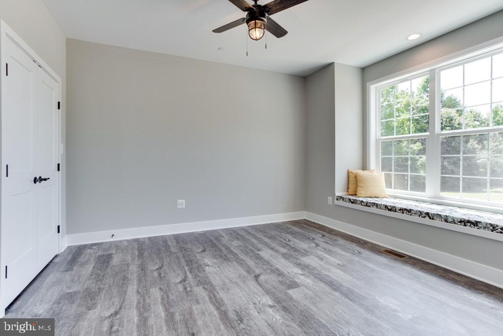 64 Bay Front Road Deale, MD 20751 - Photo 19 of 55