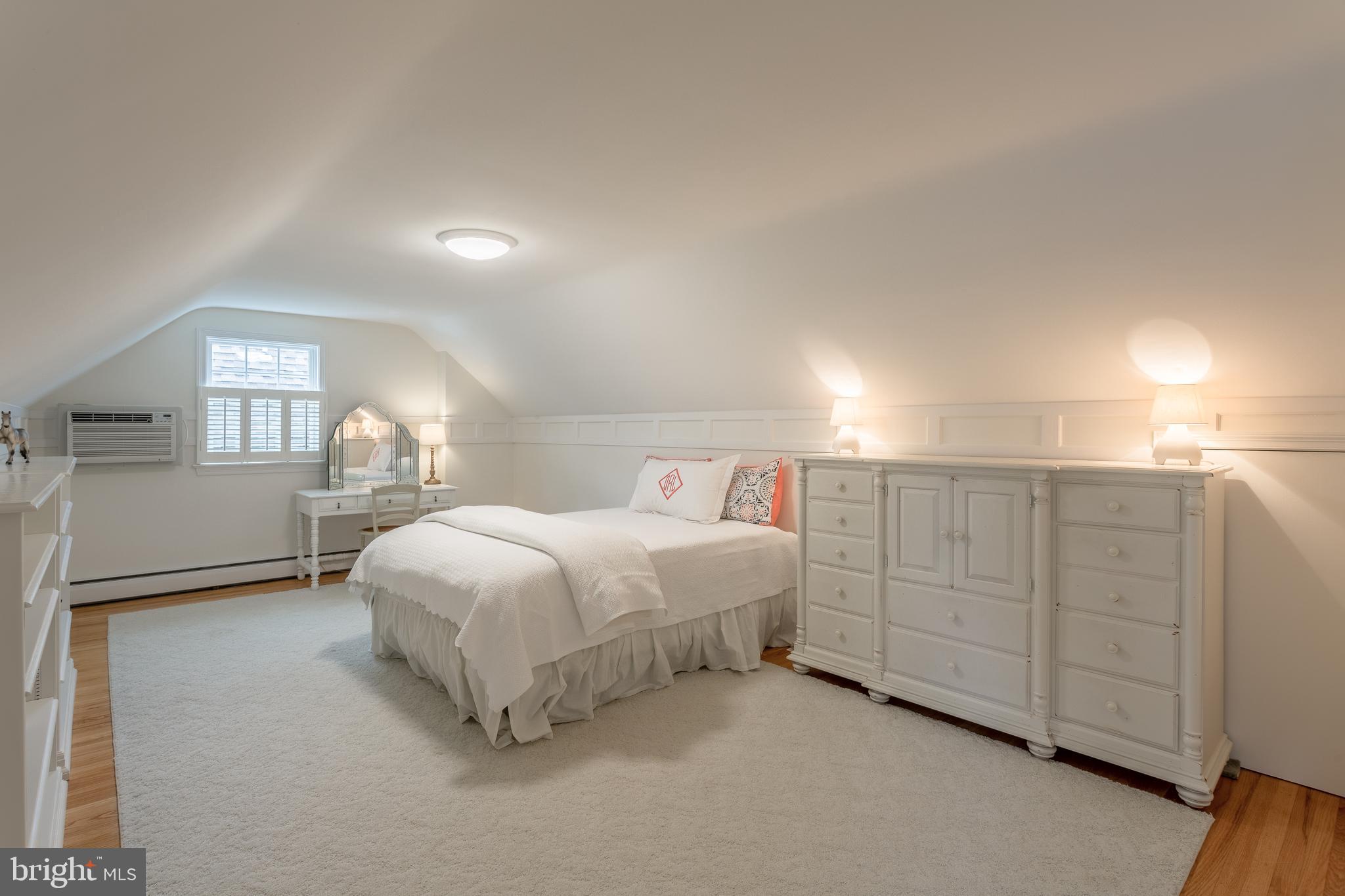 661 Church Road Wayne, PA 19087 - Photo 23 of 32 Recently remodeled Bedroom 4