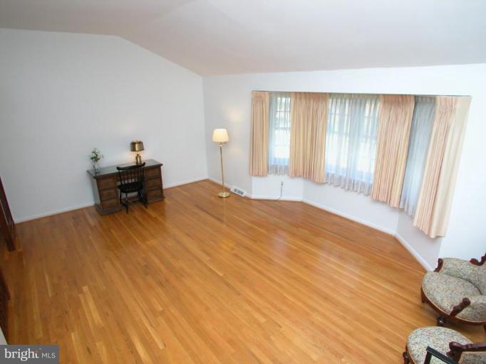 3611 Templar Road Randallstown, MD 21133 - Photo 4 of 24 Gorgeous Hardwoods and Bay Window