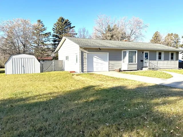$215,000 | 813 North Eaton Avenue, Fosston, MN 56542