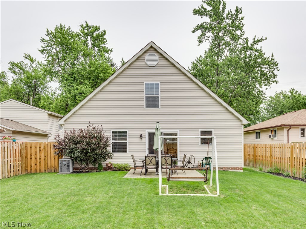 6866 Franke Road Middleburg Heights, OH 44130 - Photo 6 of 33