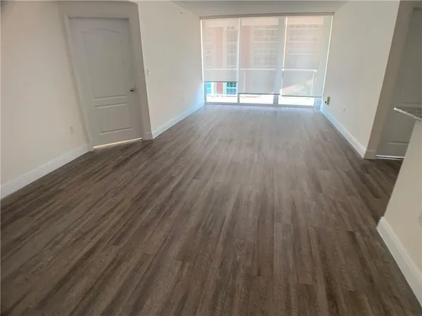 $2,983 | 16900 North Bay Road, Unit 21211, Sunny Isles Beach, FL 33160