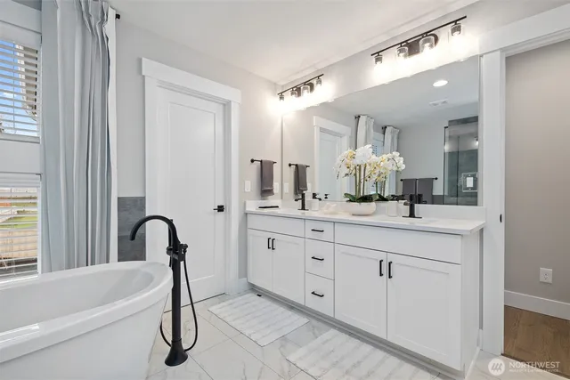 $969,900 | 7584 South 130th Place, Seattle, WA 98178