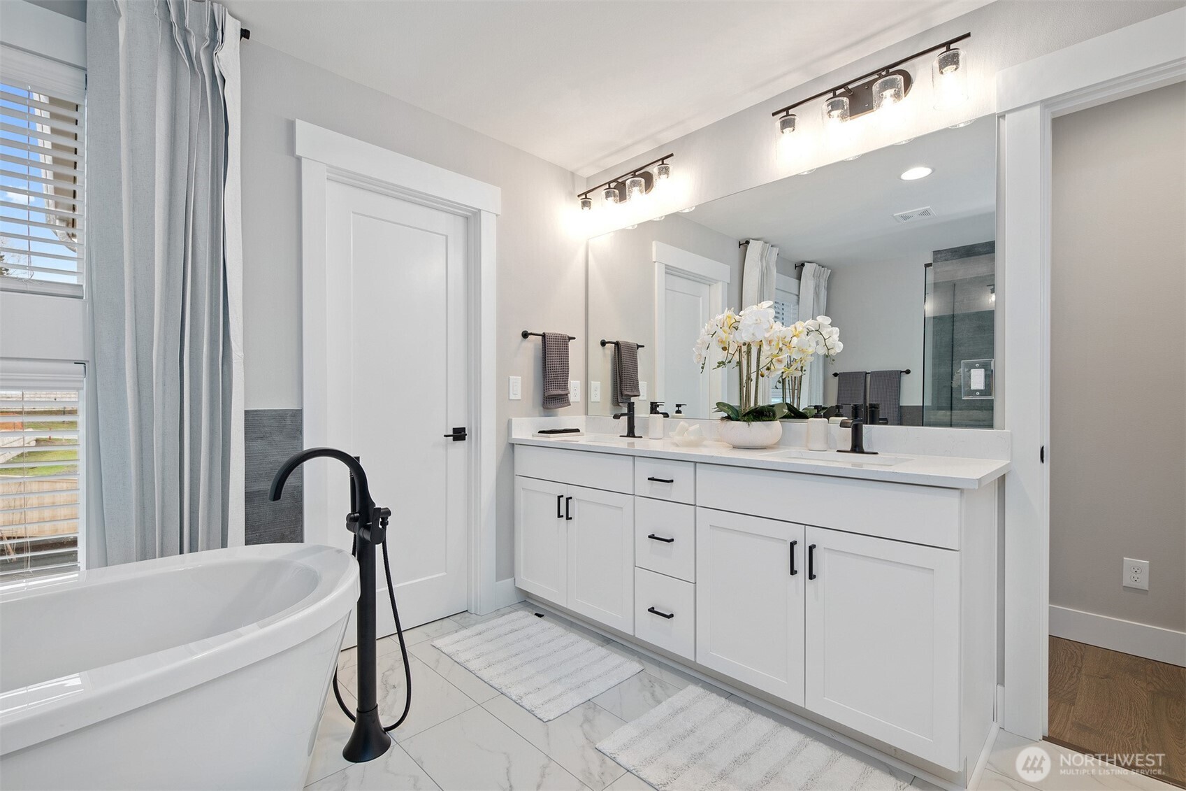 7584 South 130th Place Seattle, WA 98178 - Photo 18 of 24