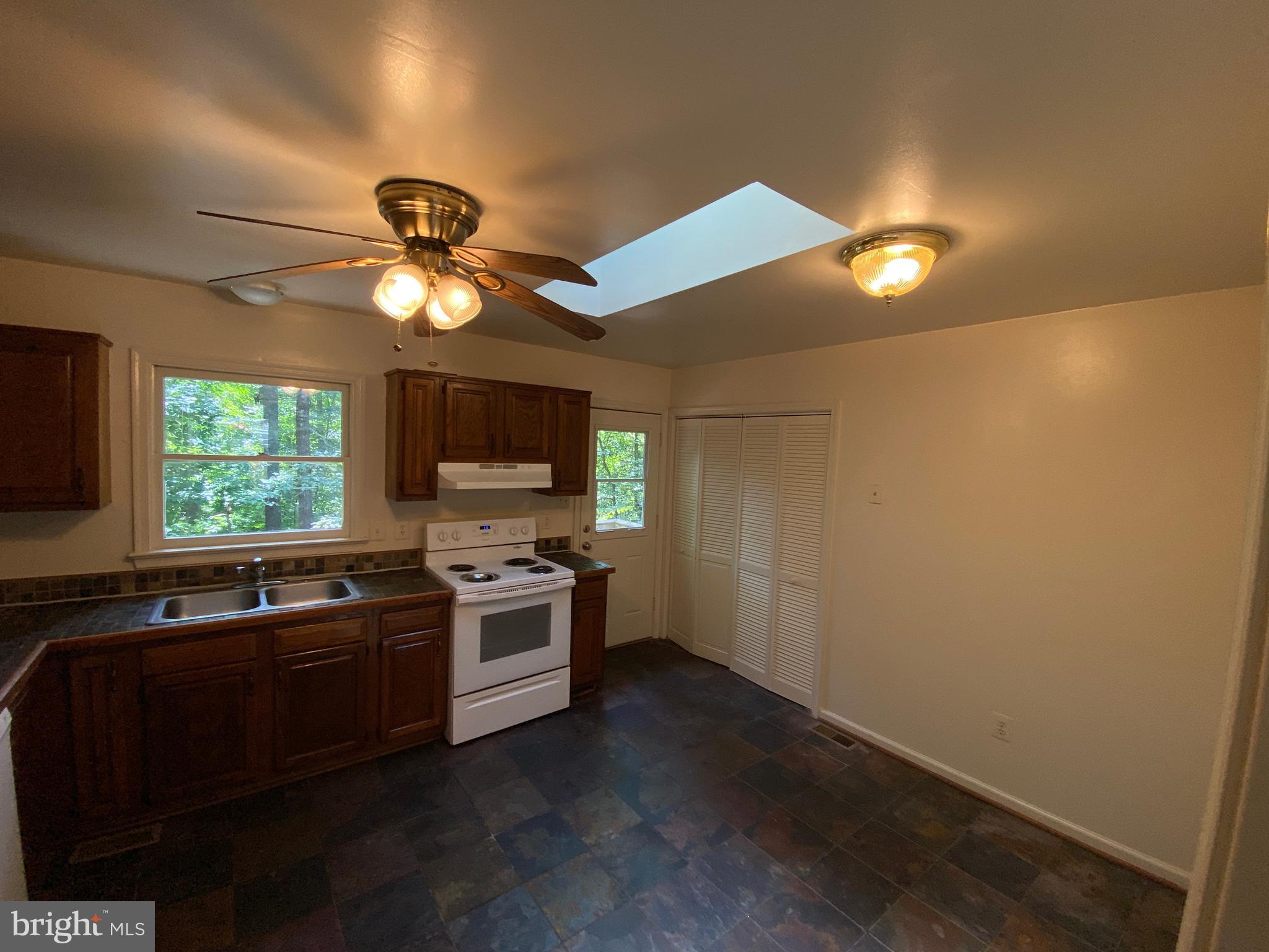 507 Montgomery Drive Ruther Glen, VA 22546 - Photo 13 of 26