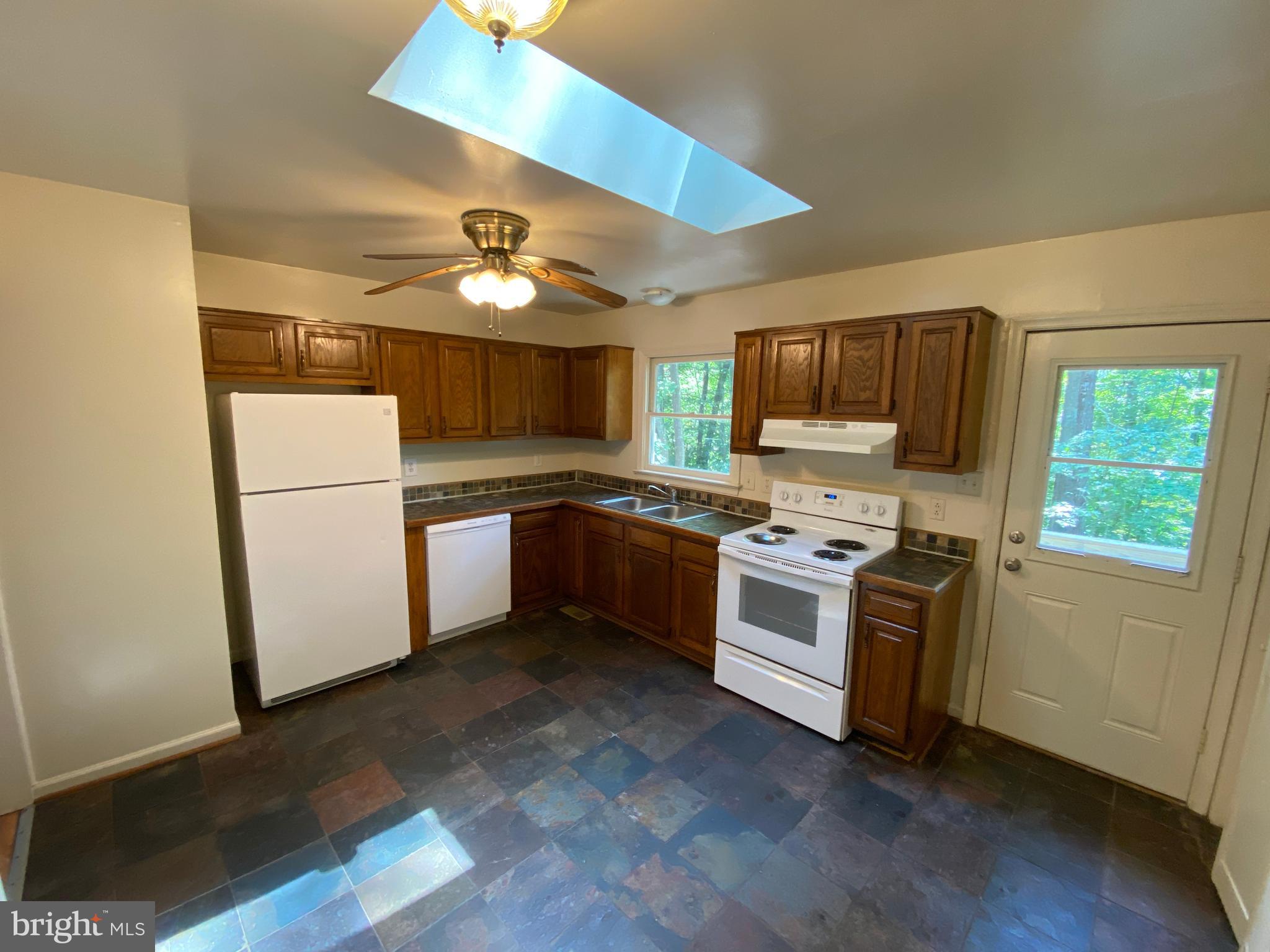 507 Montgomery Drive Ruther Glen, VA 22546 - Photo 14 of 26