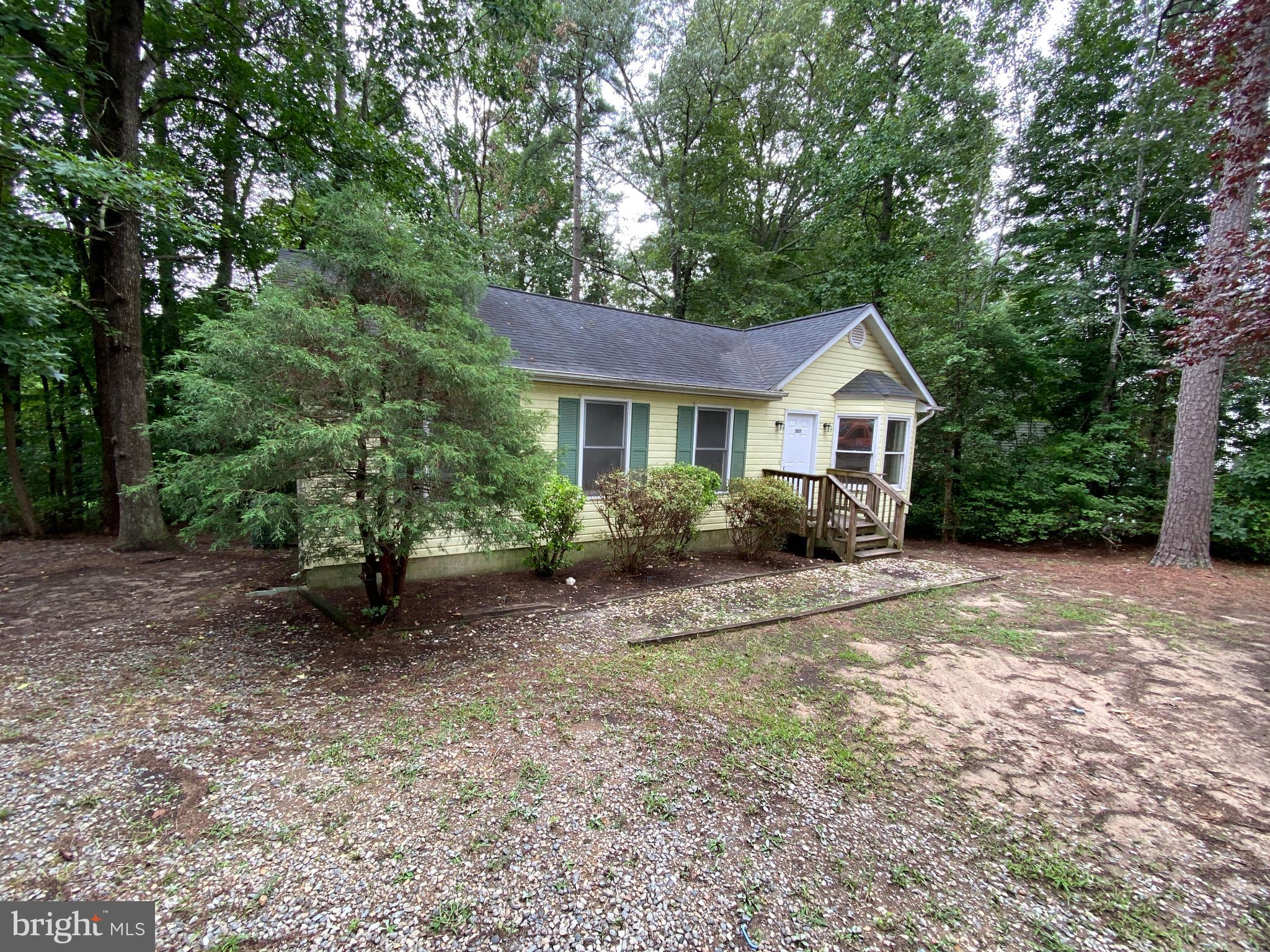 507 Montgomery Drive Ruther Glen, VA 22546 - Photo 2 of 26