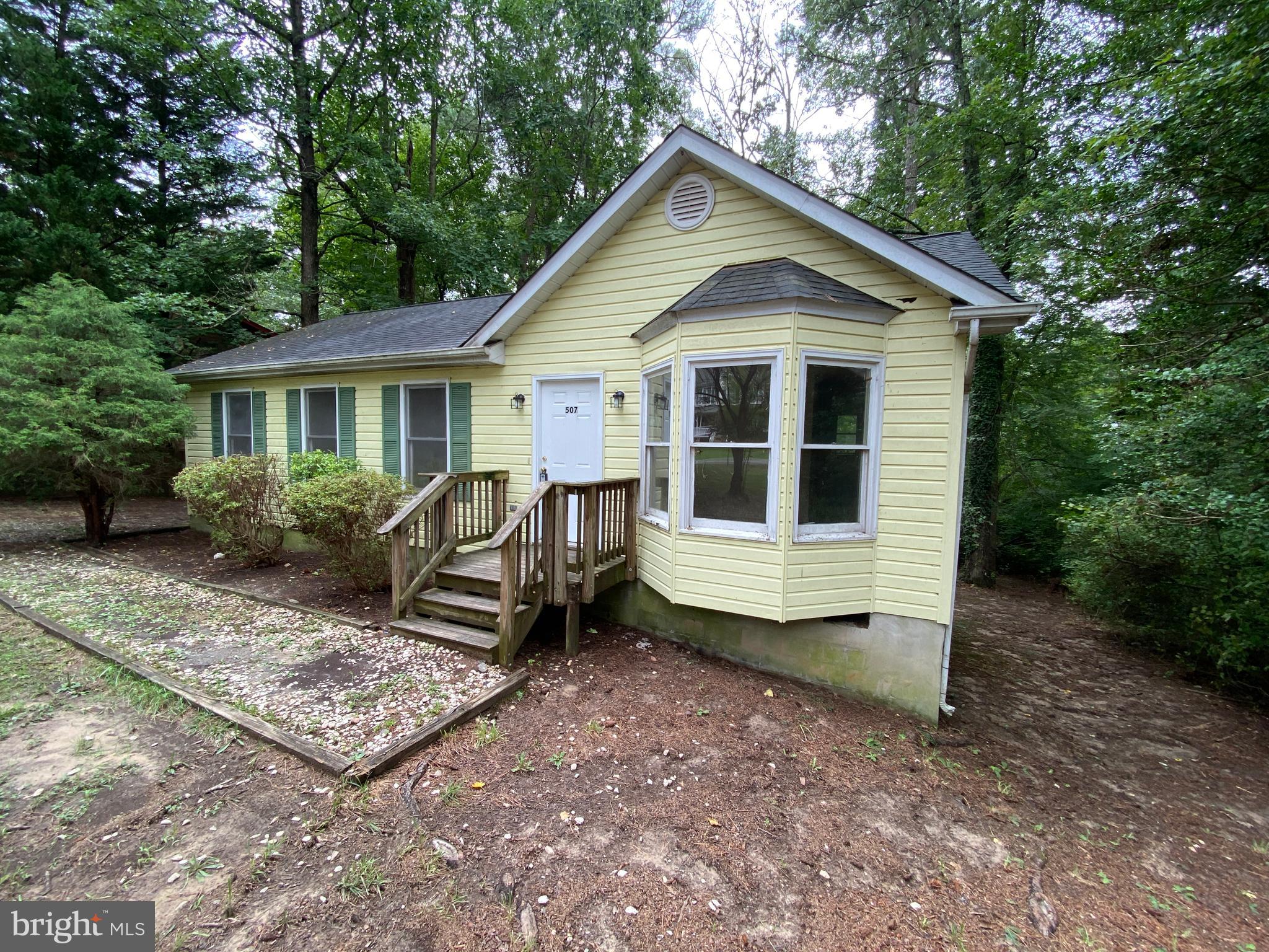 507 Montgomery Drive Ruther Glen, VA 22546 - Photo 3 of 26