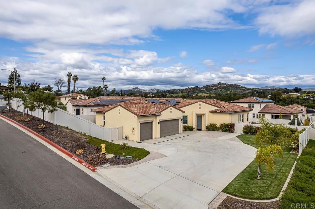 1194 Palomar Circle Escondido, CA 92027 - Photo 2 of 37