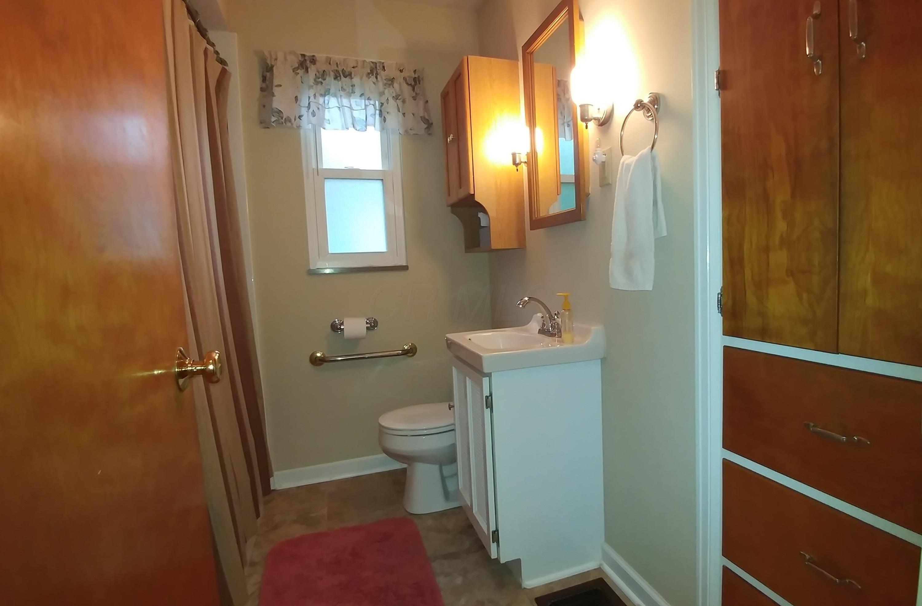 214 Demorest Road Columbus, OH 43204 - Photo 16 of 31 Gallery Image 16