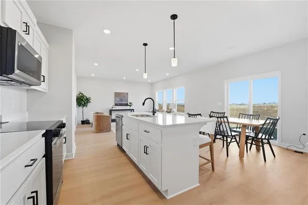 $431,994 | 1206 Royal Arch Trail, Raymore, MO 64083