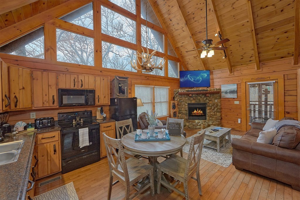 2421 Ridgehigh Pass Sevierville, TN 37876 - Photo 5 of 27