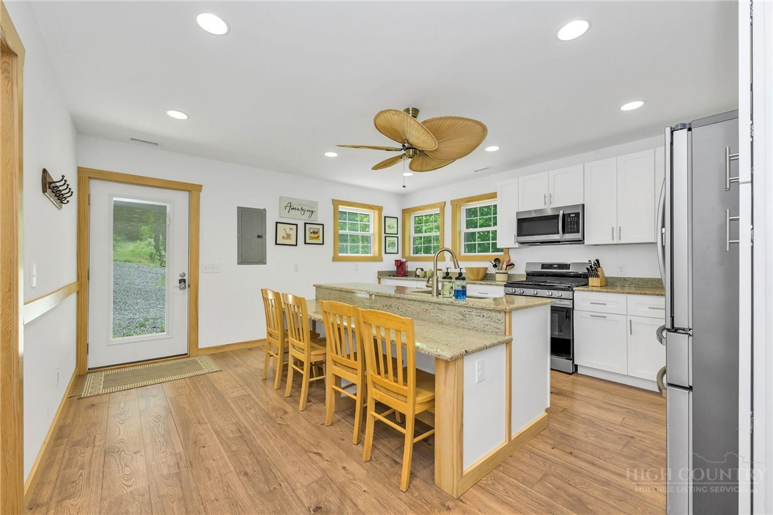 3765 Three Top Road Todd, NC 28684 - Photo 5 of 49