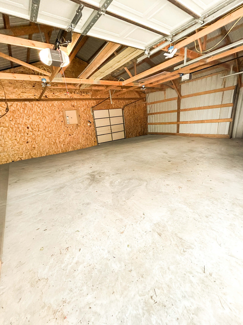 2211 613th Avenue Sabula, IA 52070 - Photo 43 of 45 a view of a garage