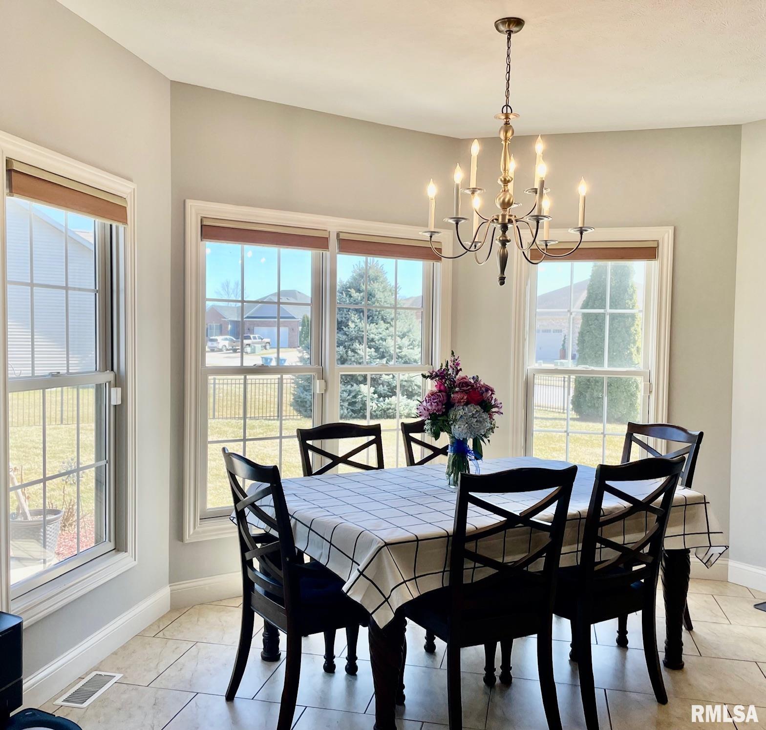 2812 Rutherford Trek Springfield, IL 62711 - Photo 8 of 46