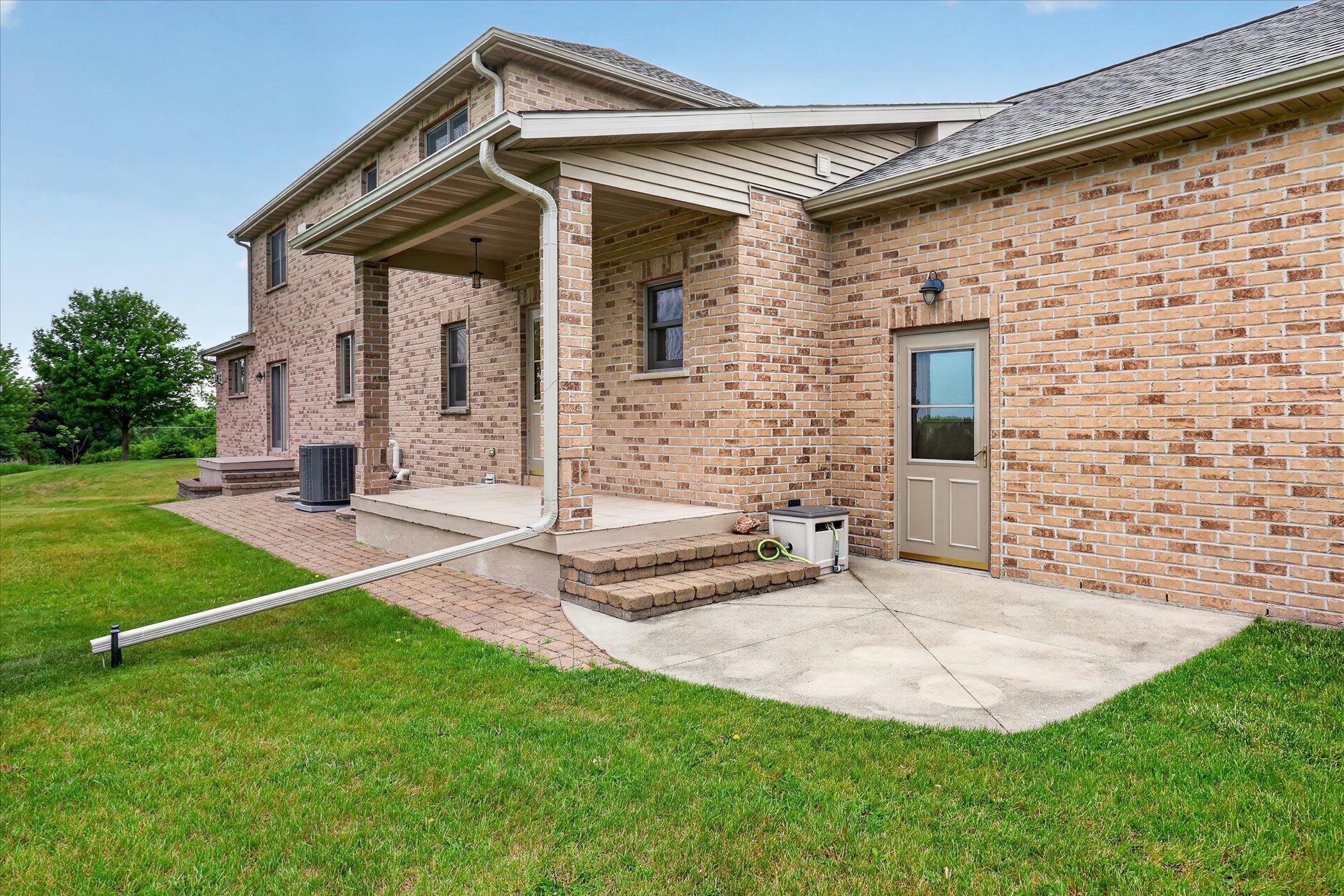 W6383 Hackbarth Road Fort Atkinson, WI 53538 - Photo 40 of 54
