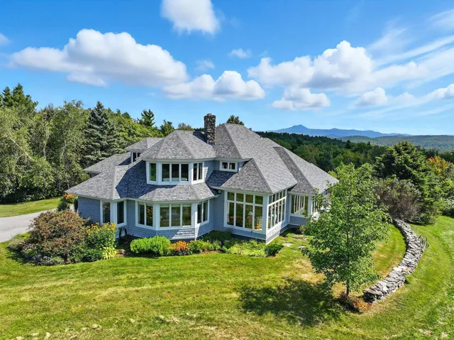 $1,350,000 | 699 Nob Hill Road, Williston, VT 05495