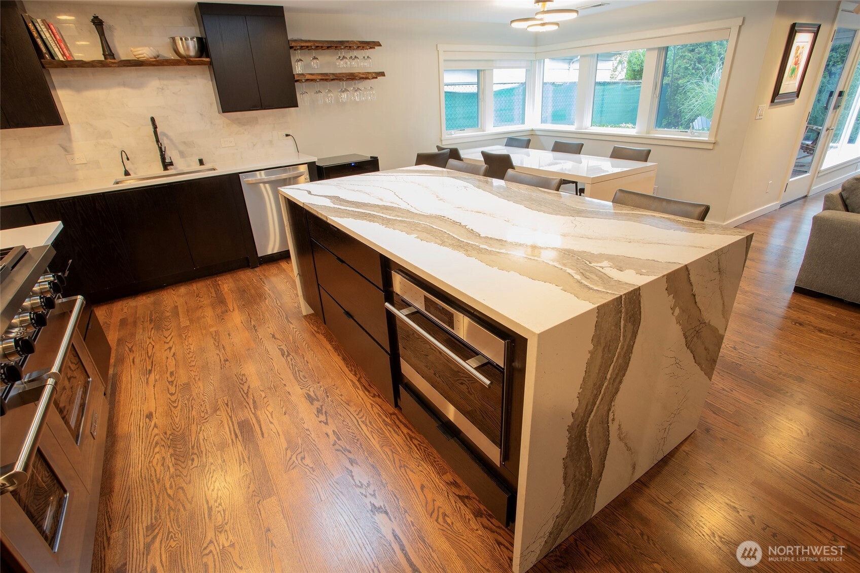 907 Broadway East Seattle, WA 98102 - Photo 12 of 37