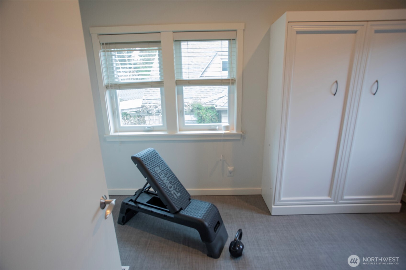 907 Broadway East Seattle, WA 98102 - Photo 27 of 37