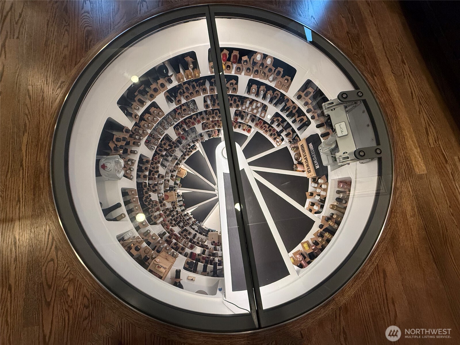 907 Broadway East Seattle, WA 98102 - Photo 5 of 37