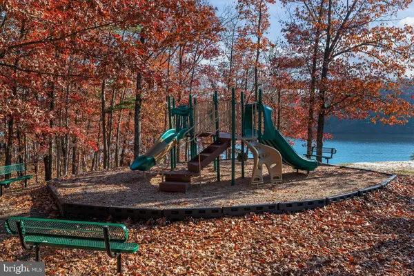 $519,900 | 700 Masters Drive, Cross Junction, VA 22625