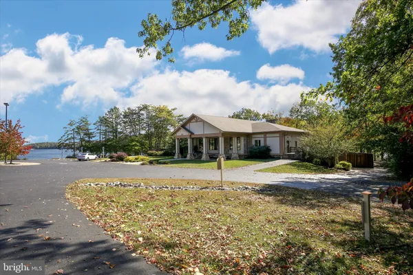 $519,900 | 700 Masters Drive, Cross Junction, VA 22625