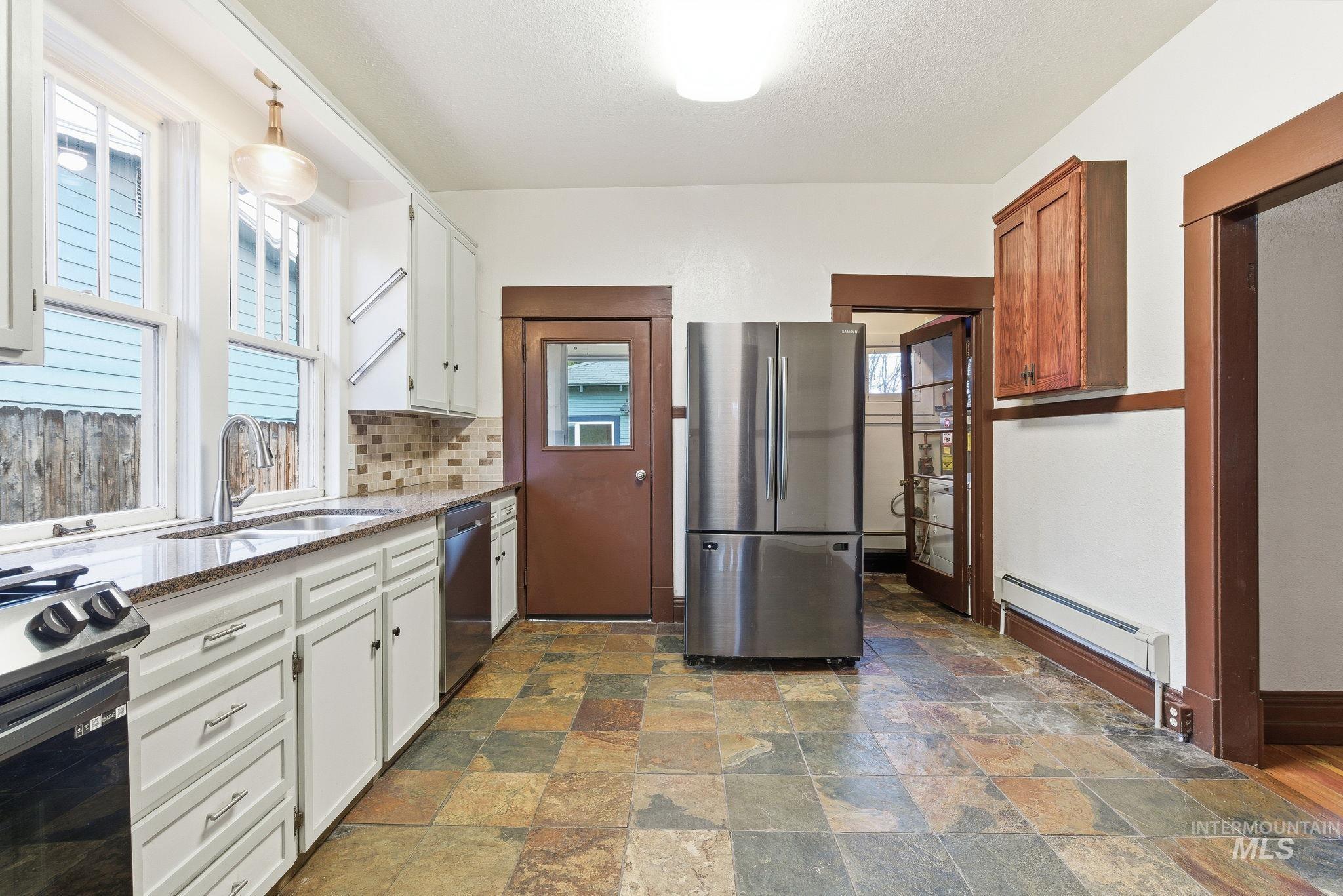 6323 Everett Street Boise, ID 83704 - Photo 13 of 35