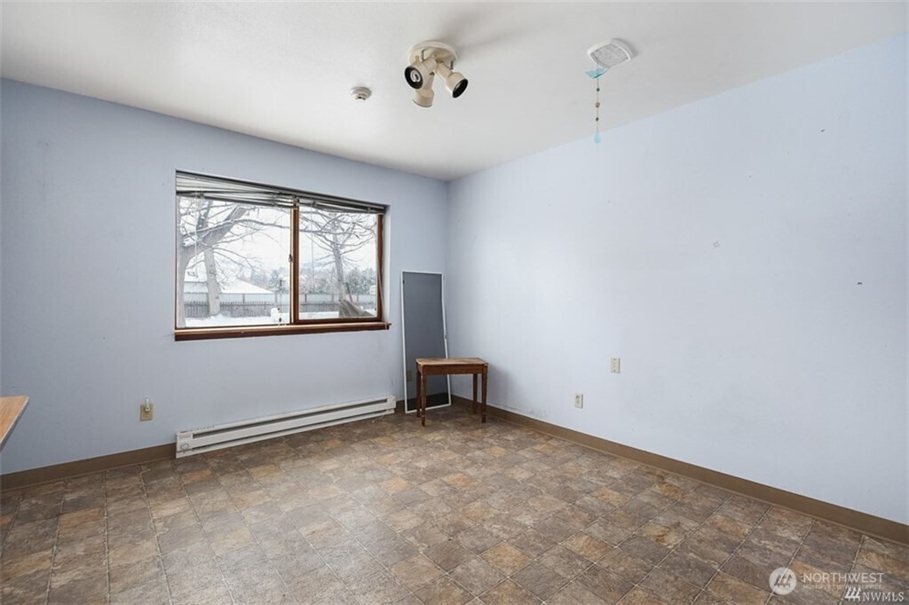 715 Locust Street Omak, WA 98841 - Photo 14 of 19