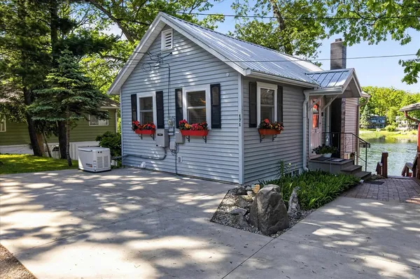 $264,900 | 171 North Rock Lake Drive, Vestaburg, MI 48891