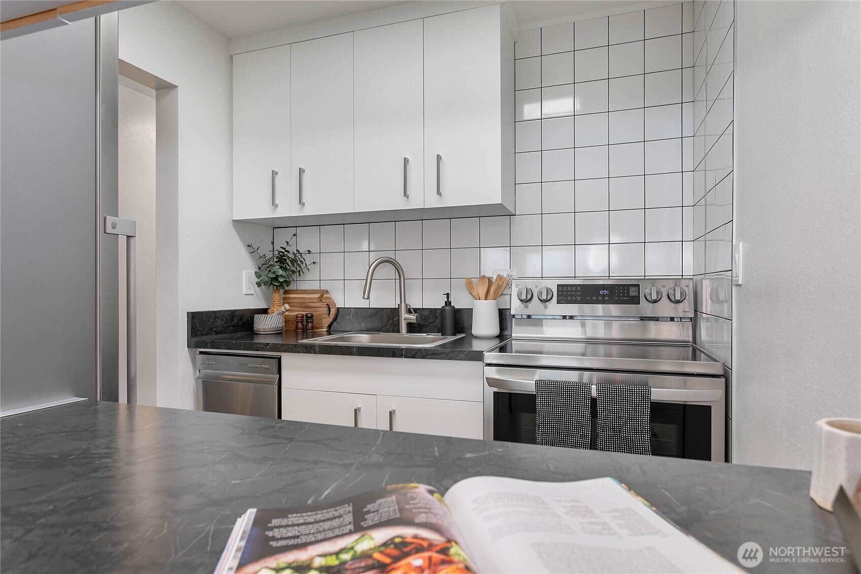 819 High Street, Unit 101 Bellingham, WA 98225 - Photo 13 of 38