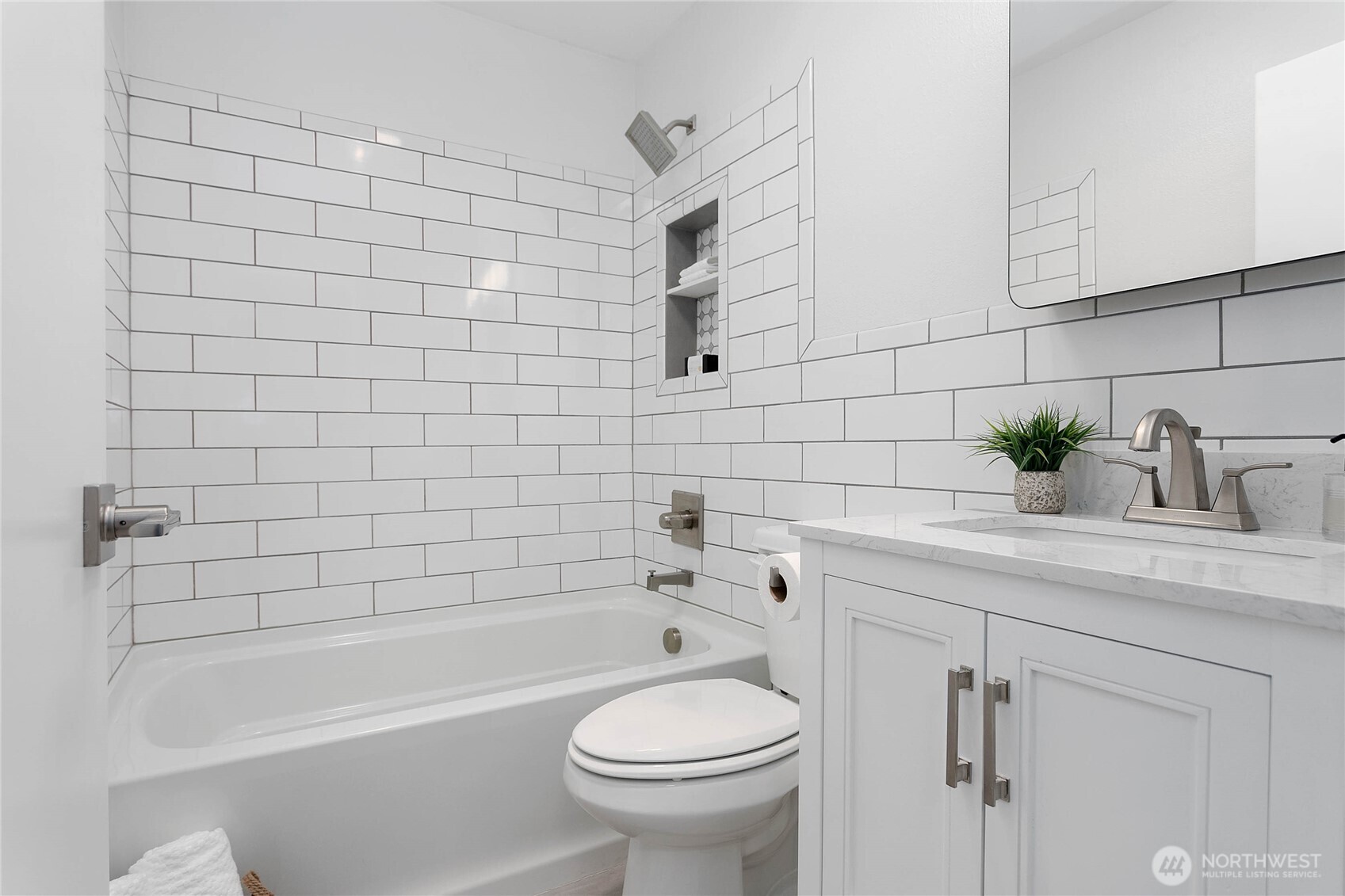 819 High Street, Unit 101 Bellingham, WA 98225 - Photo 4 of 38