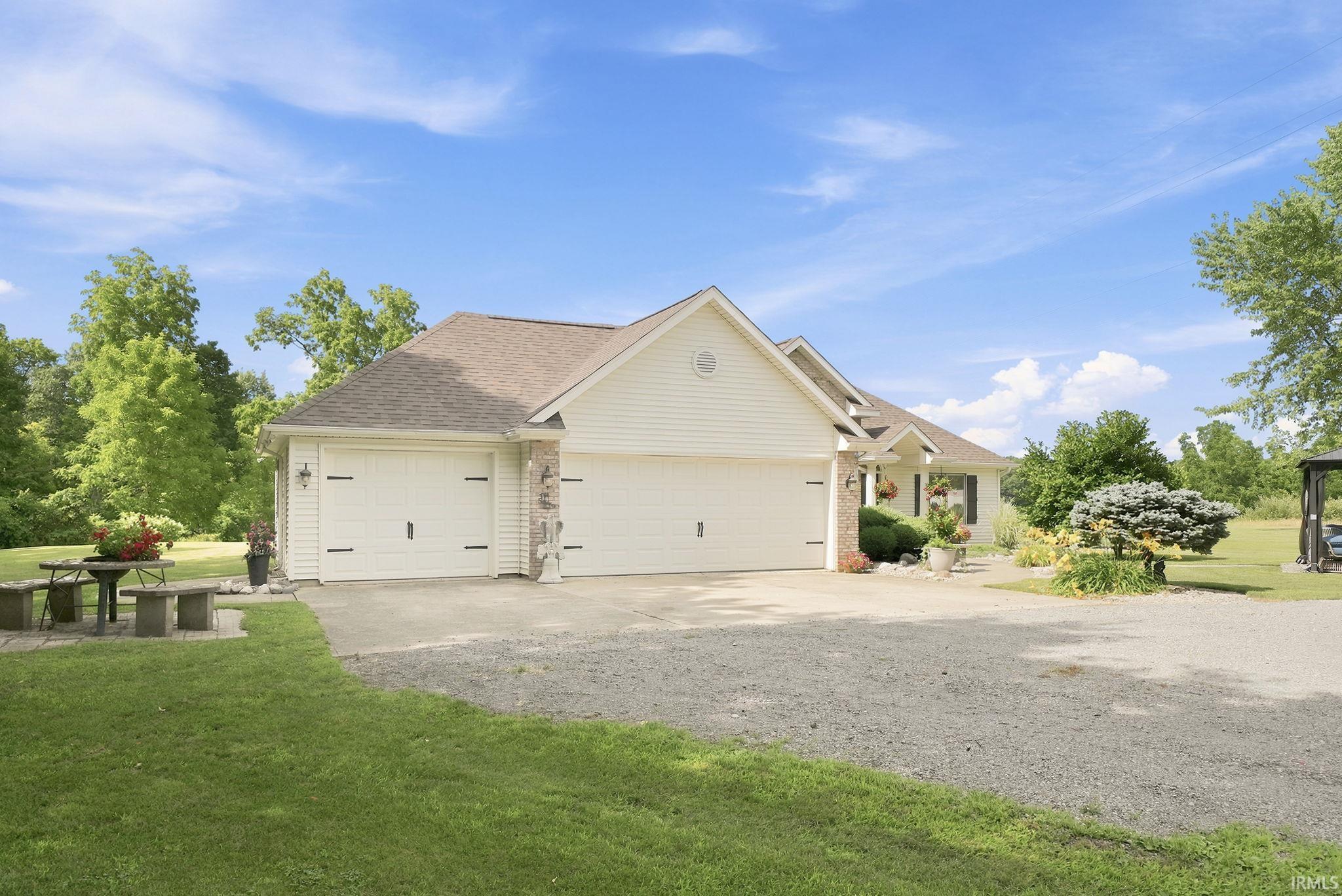 3139 County Road 72 Auburn, IN 46706 - Photo 3 of 34
