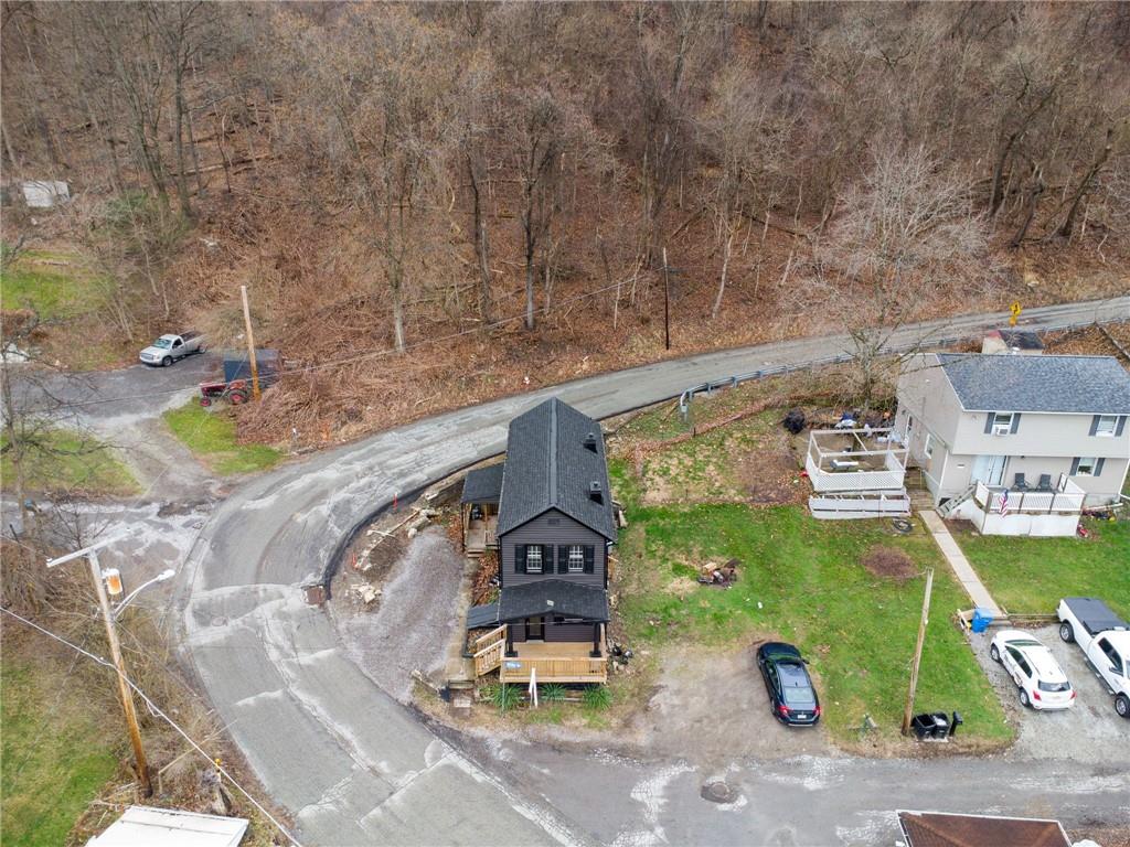 330 Braeburn Road Lower Burrell, PA 15068 - Photo 29 of 31 an aerial view of a house with a yard